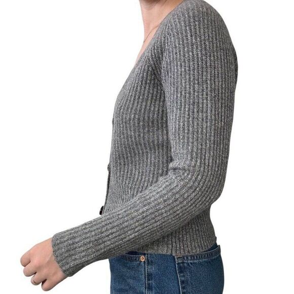 Ann Taylor NWOT Gray Ribbed 100% Cashmere Thick V Neck Cropped Cardigan Sz M - Picture 4 of 6